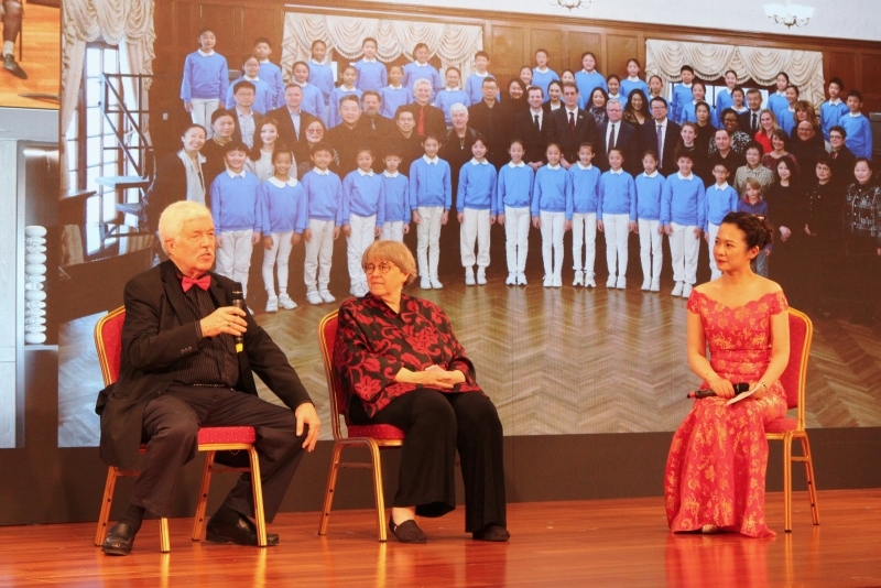 3、費(fèi)城交響樂(lè)團(tuán)小提琴手戴維·布斯講述自己與中國(guó)50多年的友好故事。 伊莎貝爾·羅德里格斯攝