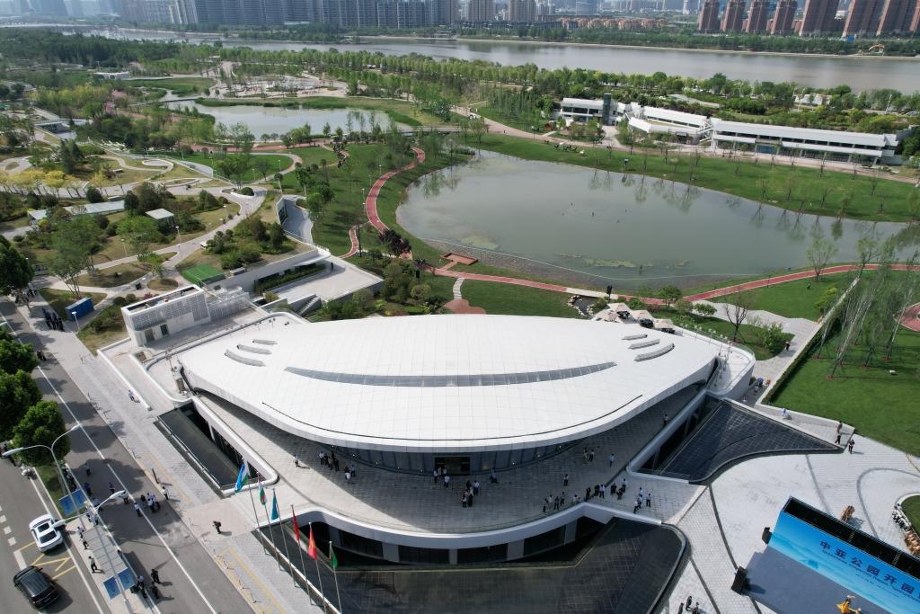 這是位于西安的中亞公園航拍畫(huà)面。新華社記者付瑞霞 攝