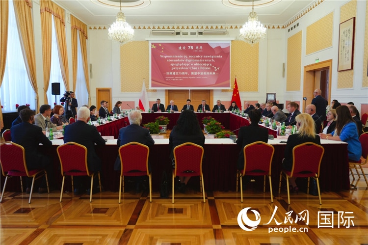 圖為座談會(huì)現(xiàn)場(chǎng)。 人民網(wǎng)記者 李增偉 攝