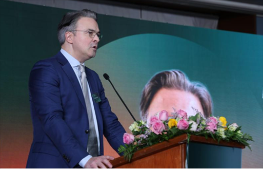 沙特電信Center 3首席戰(zhàn)略官拉斐爾·朱安致辭。中國聯(lián)通沙特公司供圖