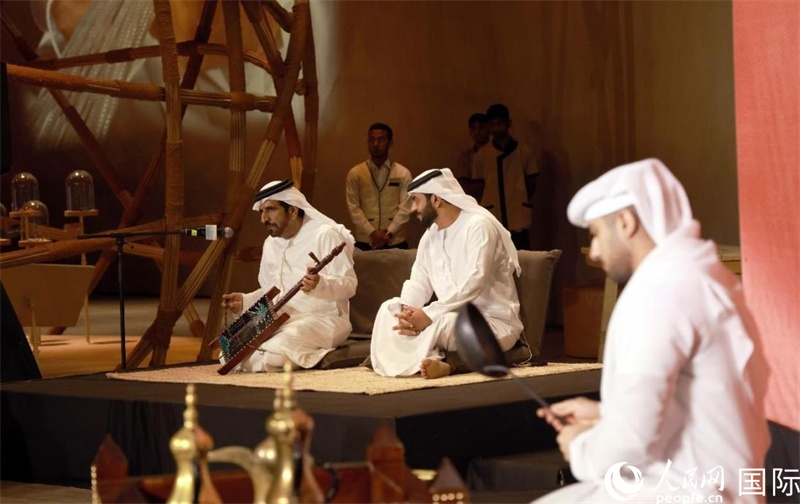 阿拉伯咖啡演示和當(dāng)?shù)匚幕硌?。人民網(wǎng)記者 管克江攝