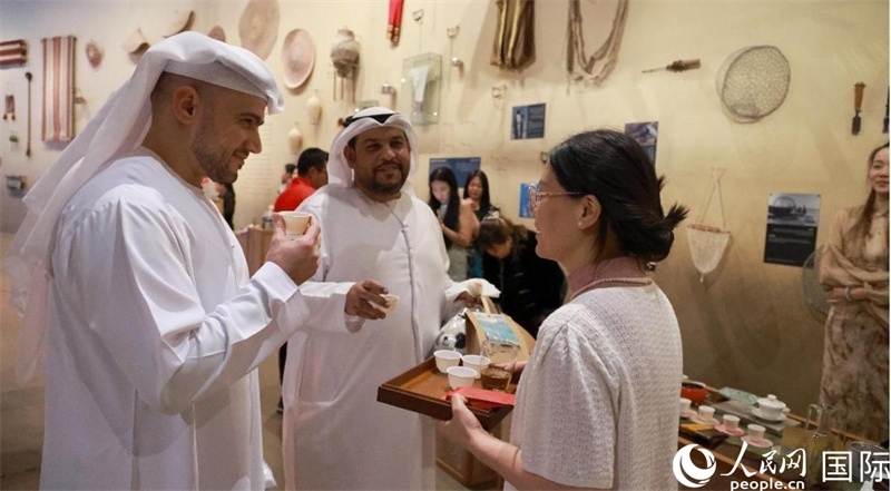 品茶交流。人民網(wǎng)記者 管克江攝