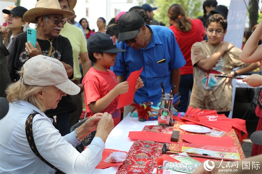 活動(dòng)現(xiàn)場(chǎng)。人民網(wǎng) 埃內(nèi)斯托·多明戈斯攝