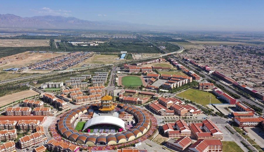 這是2022年9月7日拍攝的寧夏銀川市閩寧鎮(zhèn)（無人機(jī)照片）。新華社記者 馮開華 攝