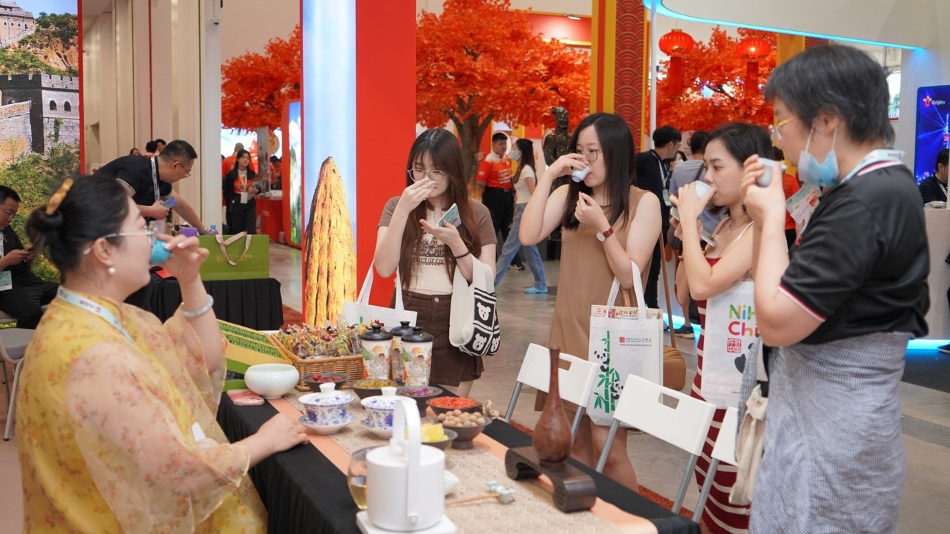 寧夏非遺八寶茶互動(dòng)展示。 吉隆坡中國(guó)文化中心供圖