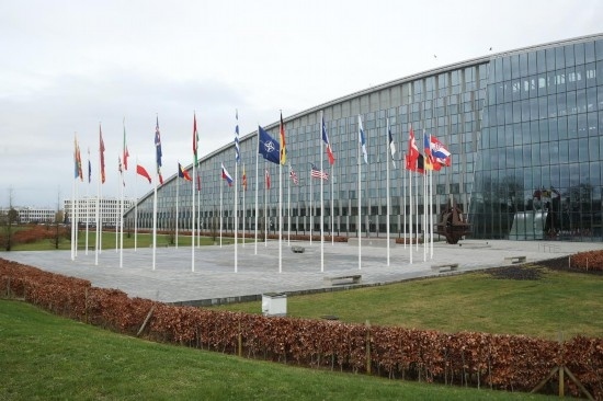  這是2月15日在比利時(shí)布魯塞爾拍攝的北約總部一角。為期一天的北約成員國(guó)國(guó)防部長(zhǎng)會(huì)議15日在比利時(shí)首都布魯塞爾結(jié)束。會(huì)議就加強(qiáng)北約的威懾和防御以及對(duì)烏克蘭的支持等問(wèn)題展開(kāi)討論。新華社記者趙丁喆攝