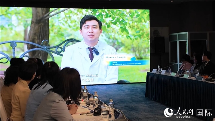 人民網(wǎng)《共贏》紀(jì)錄片發(fā)布儀式在阿斯塔納舉行。人民網(wǎng)記者盛楚宜 攝