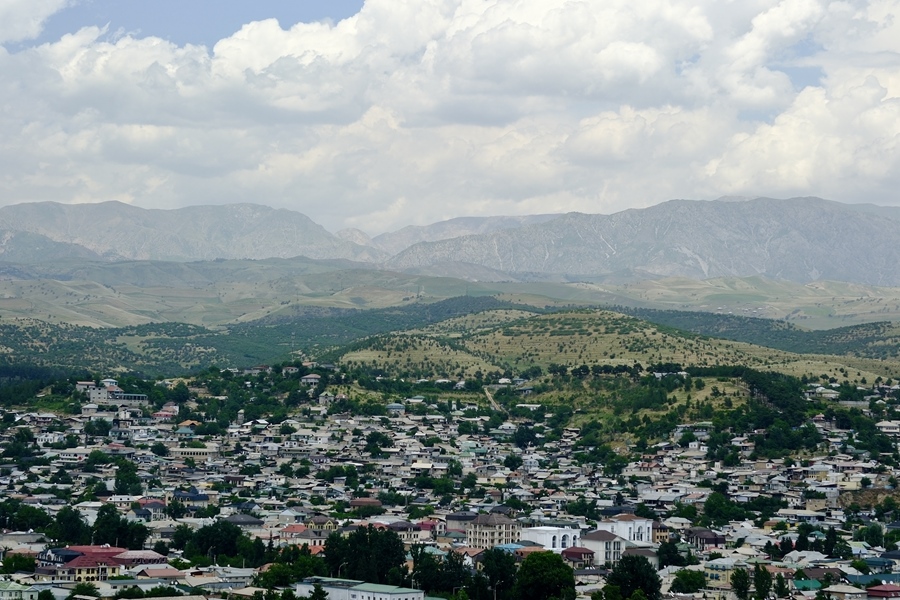 這是2024年6月13日拍攝的塔吉克斯坦首都杜尚別城市風(fēng)光。新華社記者 鄭開君 攝