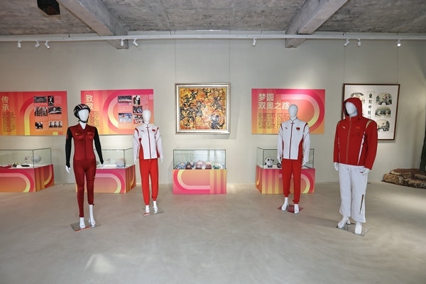 “揚帆起航 為巴黎喝彩”中國體育文化展展廳。 主辦方供圖