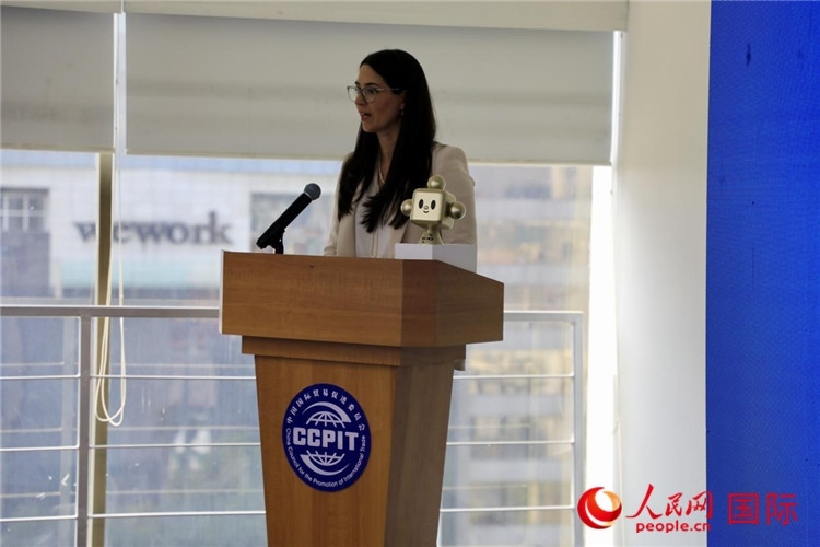 墨西哥外貿(mào)、投資和技術(shù)委員會總經(jīng)理蘇珊娜·杜克發(fā)表講話。人民網(wǎng) 埃內(nèi)斯托·多明戈斯攝