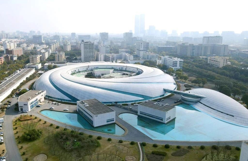 從一扇“門”、一座“城”、兩張“網(wǎng)”，看浦東新區(qū)改革常新