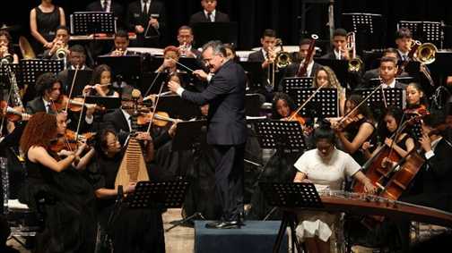 慶祝中國-巴西建交50周年音樂會現(xiàn)場?；顒又鬓k方供圖