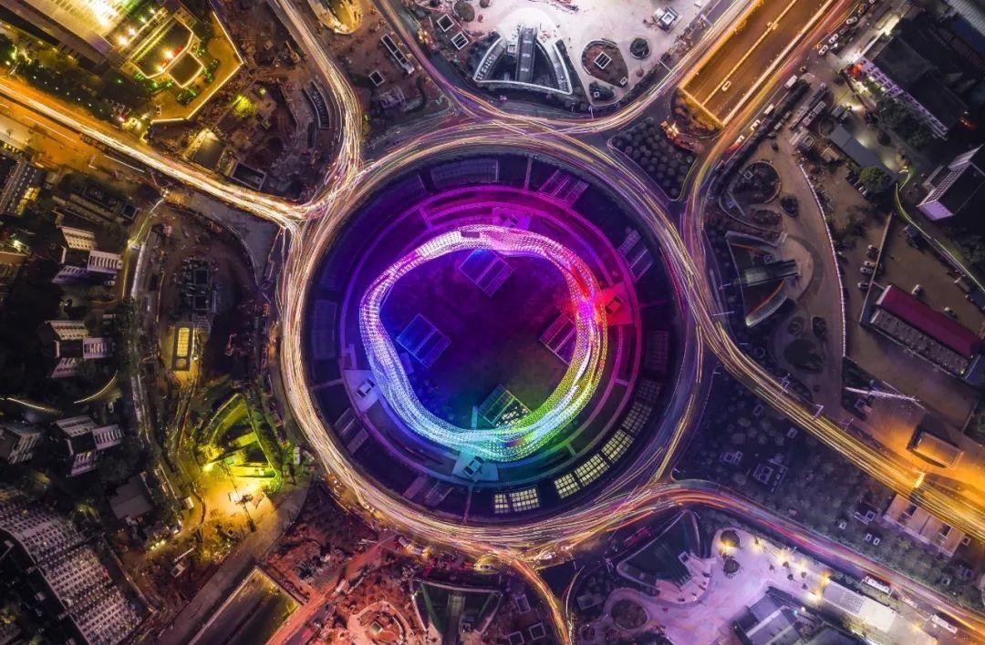 △武漢光谷正發(fā)展成為全國最大的光電子信息產(chǎn)業(yè)集群。