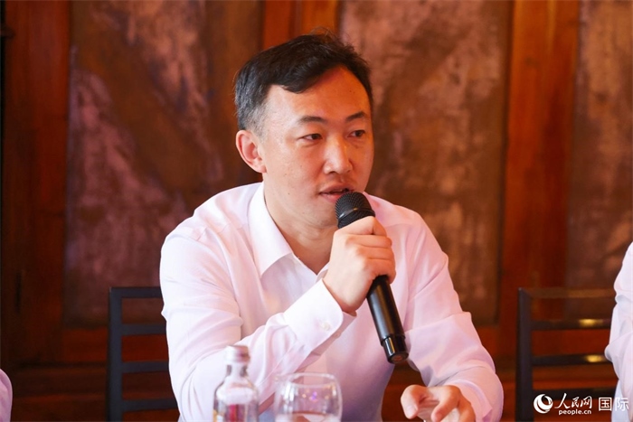 中國駐里約熱內(nèi)盧代總領(lǐng)事王海濤在座談會上致辭。人民網(wǎng)記者 陳海琪攝