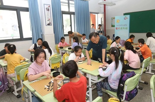 暑托班圍棋課。