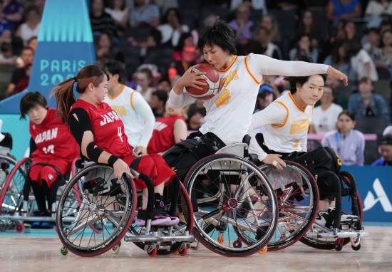 巴黎殘奧會(huì)｜“撞車、摔倒，我們都習(xí)慣了”