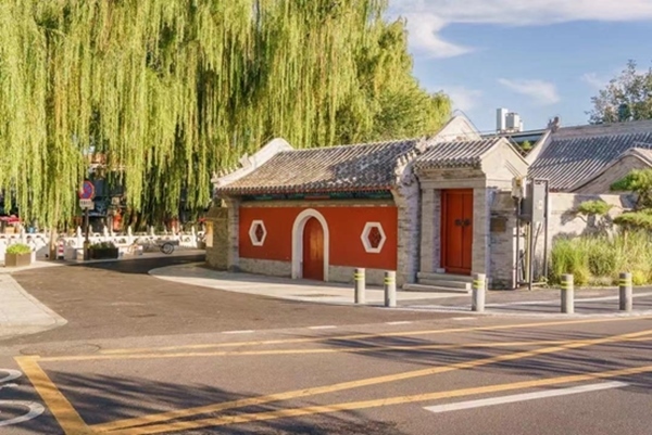 北京建筑大學(xué)古建保護(hù)與利用專業(yè)師生對北京德勝門內(nèi)大街開展空間品質(zhì)綜合提升項目，圖為項目竣工后的實景圖。校方供圖