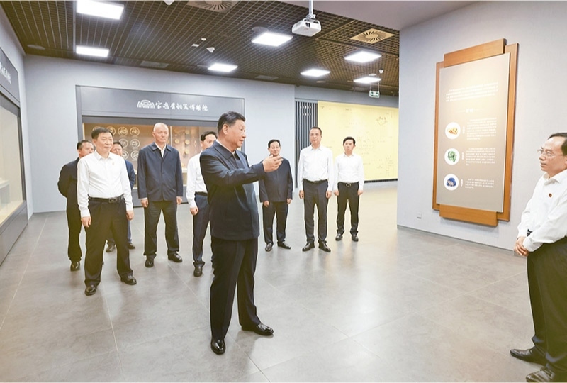 2024年9月10日，中共中央總書記、國家主席、中央軍委主席習(xí)近平在前往甘肅考察途中，來到陜西省寶雞市參觀寶雞青銅器博物院。 新華社記者 王曄/攝