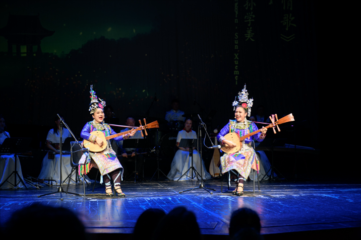 歌曲《月下情歌》。傅永山 攝