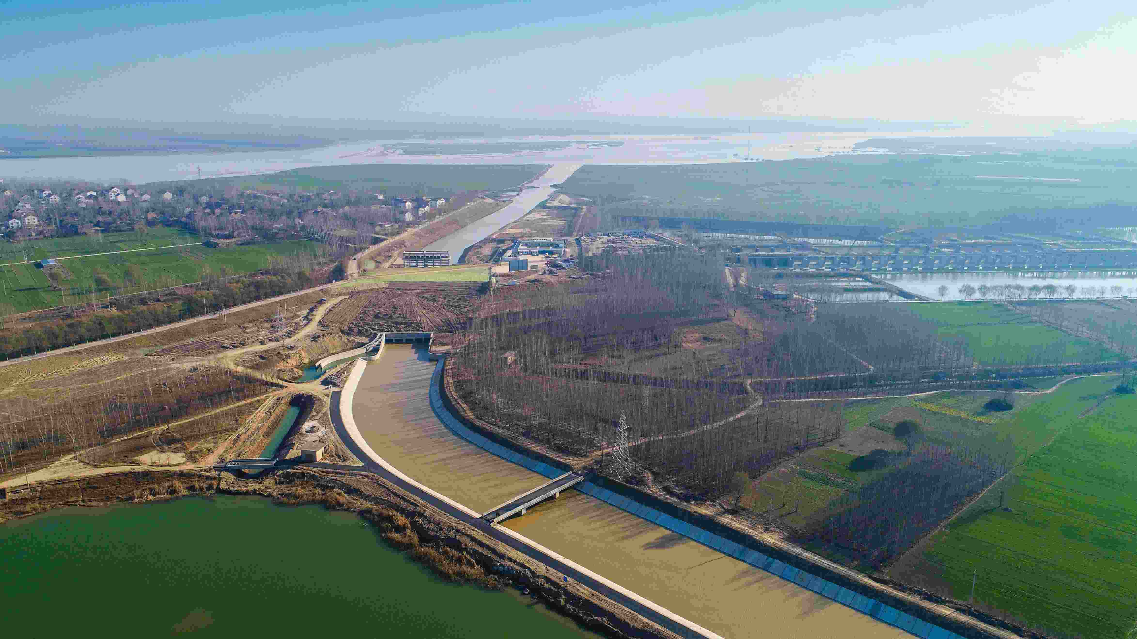 實施引黃入冀調(diào)水，助力華北地下水超采綜合治理和白洋淀生態(tài)環(huán)境修復。水利部水資源局供圖