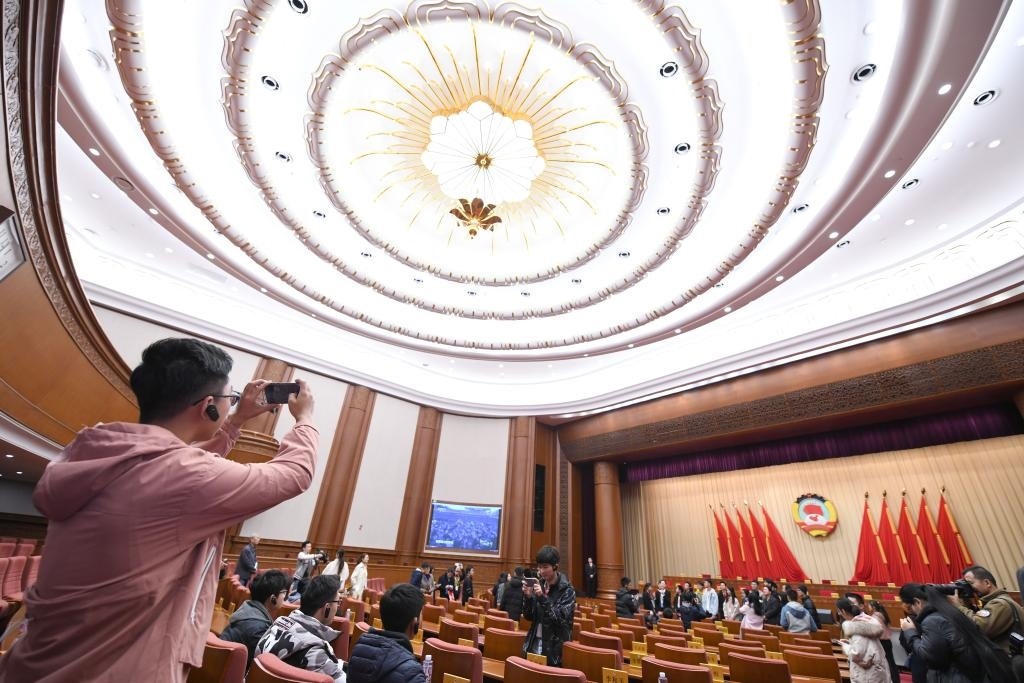 2019年11月16日，全國政協(xié)機關(guān)舉辦第一次公眾開放日活動，約200名高校師生、街道工作人員、退休干部、居民代表等參加。新華社記者 岳月偉 攝