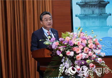 國(guó)—東盟中心秘書長(zhǎng)史忠俊在“走進(jìn)中華文明——海絲印記 世遺泉州”主題人文交流活動(dòng)中致辭。人民網(wǎng) 王婧攝