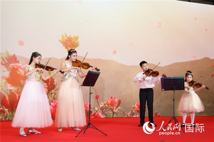 中國青少年樂器表演。人民網(wǎng)記者任皓宇攝