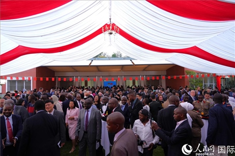 國慶招待會現(xiàn)場。人民網(wǎng)記者 黃煒鑫攝