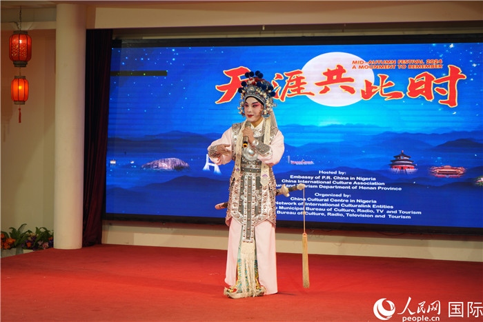 曲劇表演。人民網(wǎng)記者 姜宣攝