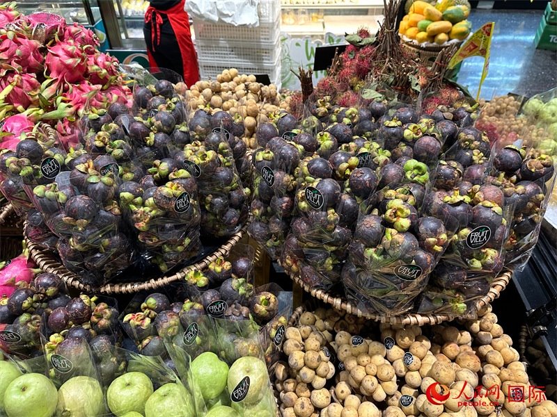 泰國(guó)超市售賣(mài)的山竹。人民網(wǎng)記者 簡(jiǎn)承淵攝