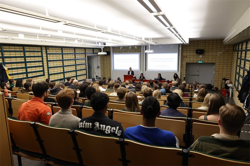 中國(guó)駐瑞典大使崔愛(ài)民訪問(wèn)烏普薩拉大學(xué)并發(fā)表演講。中國(guó)駐瑞典大使館供圖