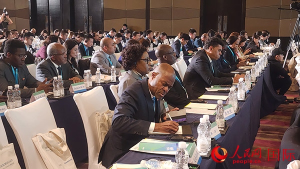 與會(huì)來賓在認(rèn)真記錄。人民網(wǎng)記者 萬宇攝