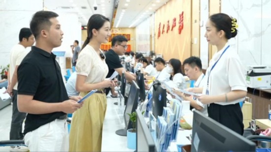 直播現(xiàn)場(chǎng)。海南省營(yíng)商廳供圖