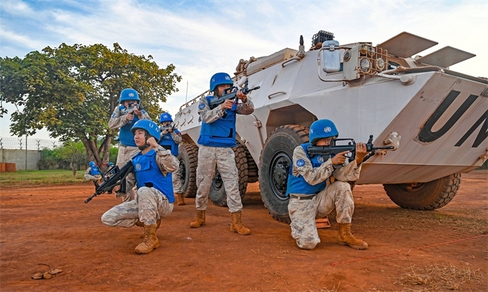 保持防衛(wèi)警戒。孫千攝