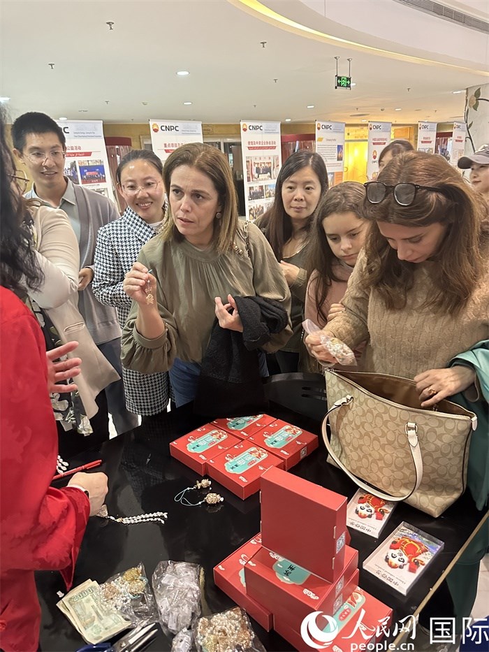 中國傳統(tǒng)非物質(zhì)文化遺產(chǎn)互動(dòng)展示。人民網(wǎng)記者 郝瑞敏攝