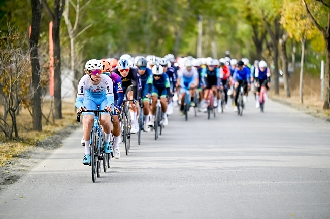 選手在比賽中展開激烈角逐。主辦方供圖