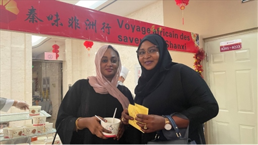 陜西涼皮+清真肉夾饃受到乍得友人歡迎。主辦方供圖