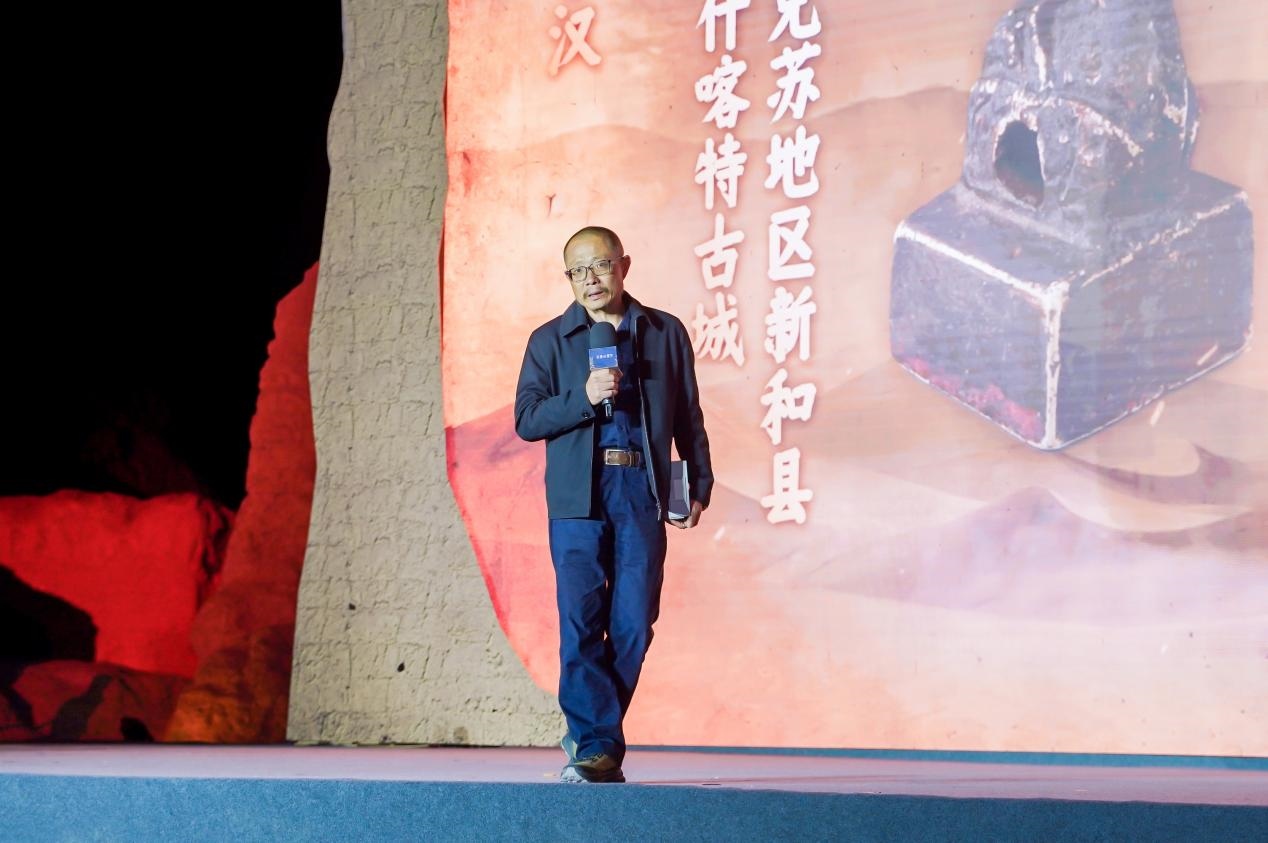 陳凌在“何以中國(guó)·五星出東方”網(wǎng)絡(luò)主題宣傳活動(dòng)現(xiàn)場(chǎng)演講。人民視頻供圖