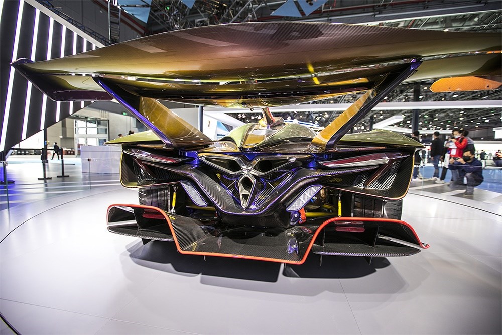 2020年11月5日，上海，來自德國的全球首款全碳纖維跑車亮相進博會。該車總重量只有1250KG。