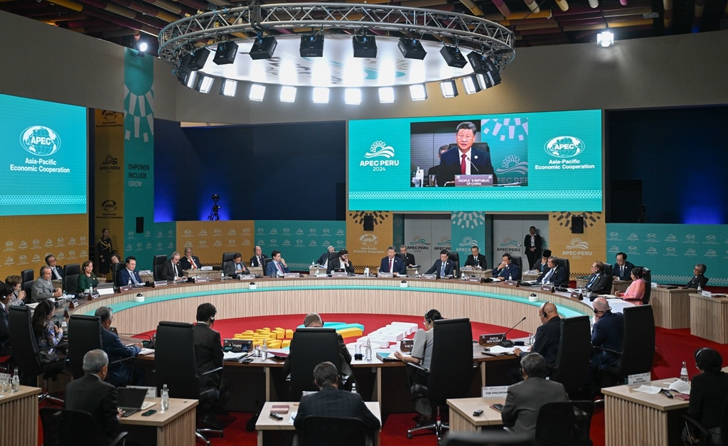 當(dāng)?shù)貢r(shí)間11月16日上午，亞太經(jīng)合組織第三十一次領(lǐng)導(dǎo)人非正式會(huì)議在秘魯利馬會(huì)議中心舉行。國(guó)家主席習(xí)近平出席會(huì)議并發(fā)表題為《共擔(dān)時(shí)代責(zé)任 共促亞太發(fā)展》的重要講話。新華社記者 謝環(huán)馳 攝