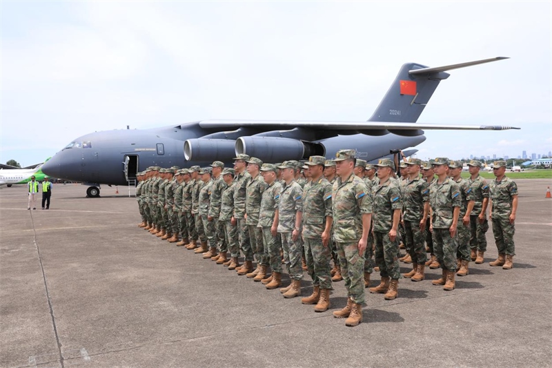 中方參演部隊搭乘運(yùn)—20運(yùn)輸機(jī)飛抵印尼國民軍空軍哈利姆機(jī)場。 龔勝祥攝