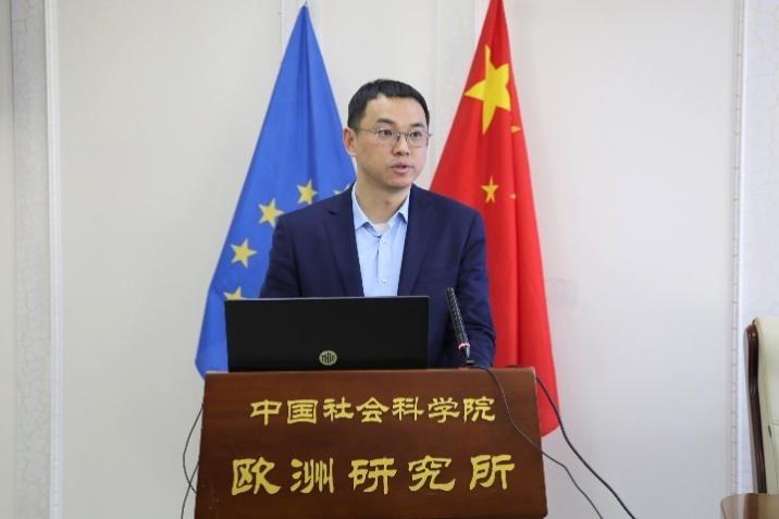 社會(huì)科學(xué)文獻(xiàn)出版社副總編輯童根興作開幕式致辭。吳迪攝