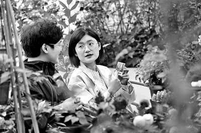 “90后”湖州姑娘沈吉從英國畢業(yè)后回國創(chuàng)業(yè)，為家鄉(xiāng)做貢獻(xiàn)。新華社發(fā)