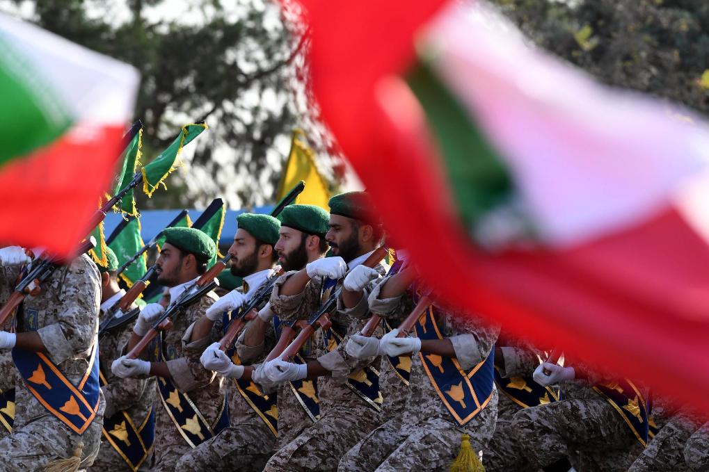 2024年9月21日，伊朗軍人在首都德黑蘭參加閱兵式。新華社記者沙達(dá)提攝