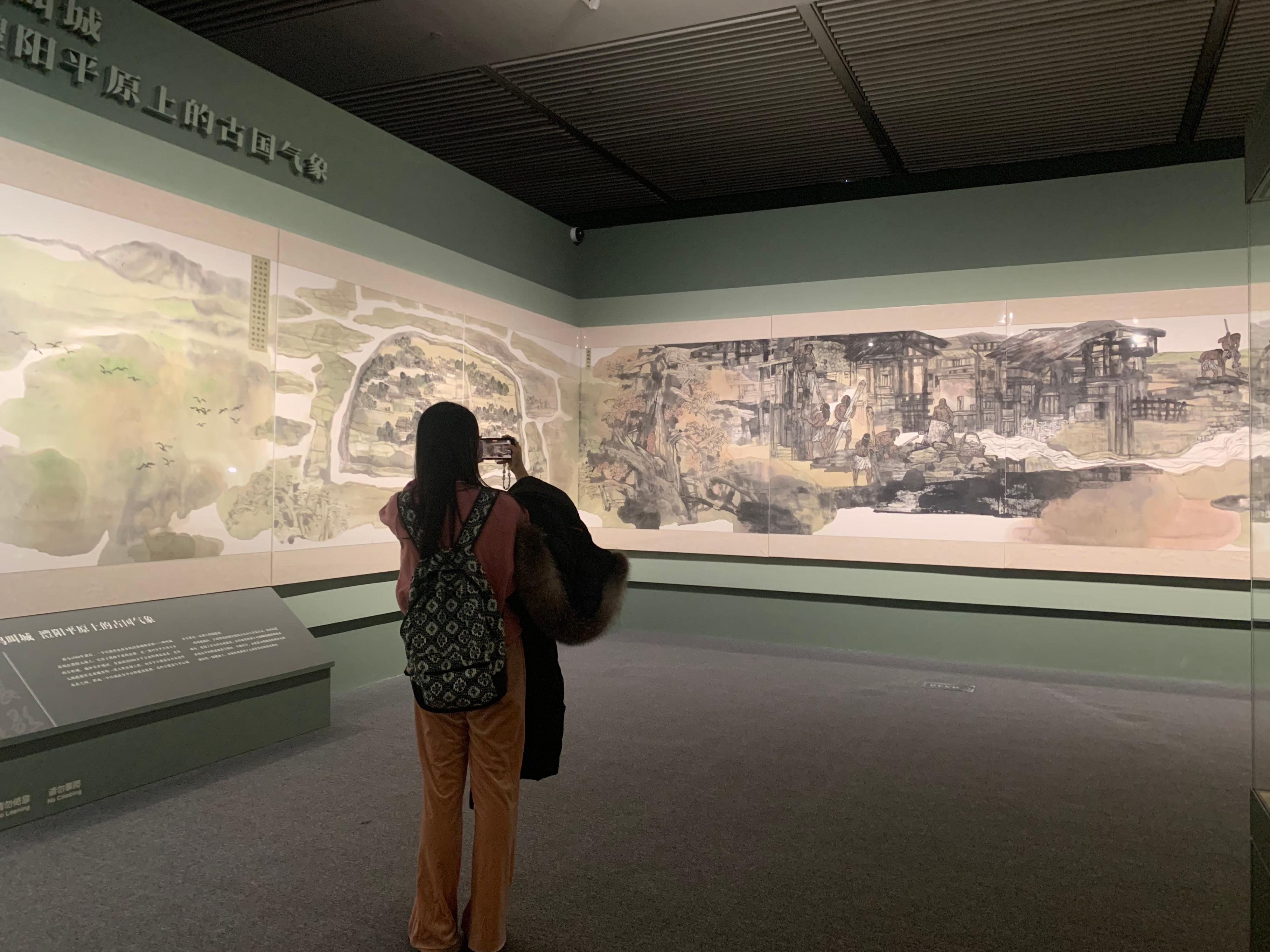 觀眾正在參觀展覽。國(guó)博供圖