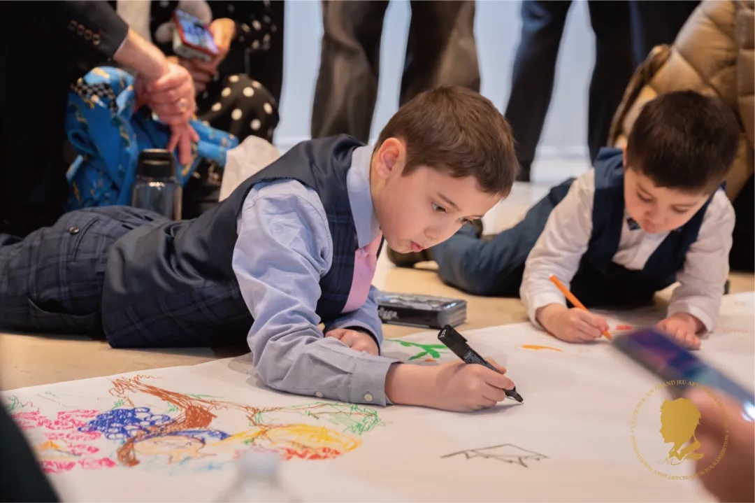 圖5：第三屆國(guó)際藝術(shù)聯(lián)創(chuàng)聯(lián)展盛大開(kāi)幕。法中交流促進(jìn)會(huì)供圖