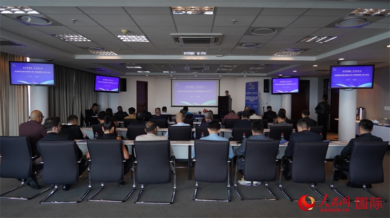 21日，貴州經(jīng)貿(mào)推介會(huì)暨第十四屆中國（貴州）國際酒類博覽會(huì)南非推介會(huì)在南非約翰內(nèi)斯堡市成功舉行。人民網(wǎng) 劉暢攝