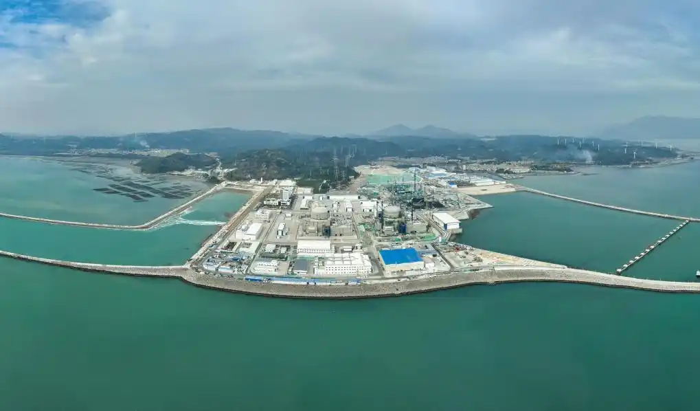 △2025年1月1日0時17分，經(jīng)過168小時滿功率連續(xù)運行考核，漳州核電1號機組正式投入商業(yè)運行。