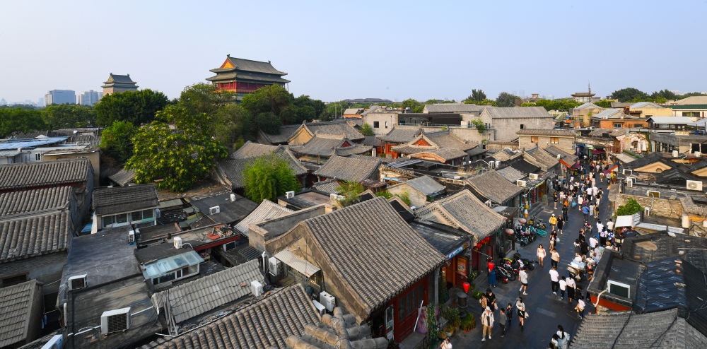 遠(yuǎn)眺鐘鼓樓。新華社記者 陳鐘昊 攝