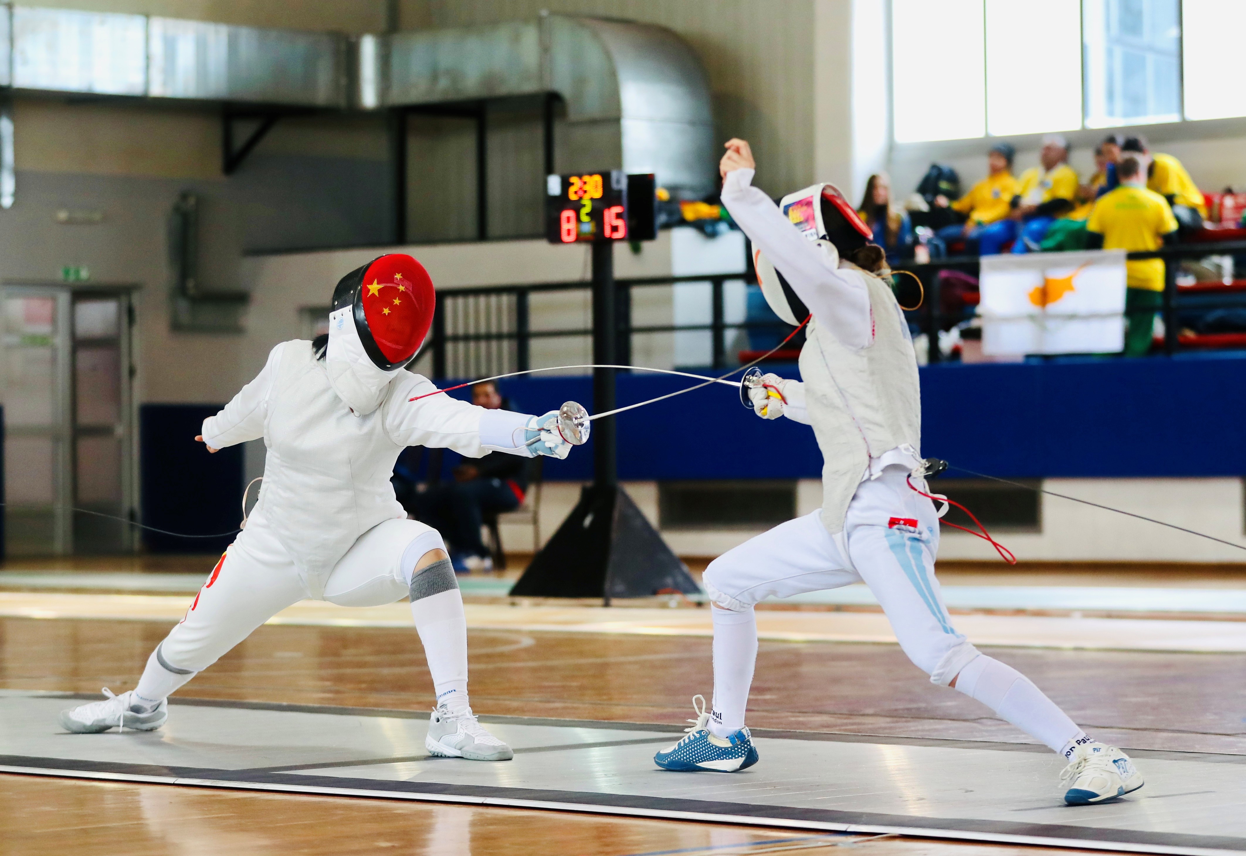 閔文珺（左）在比賽中。圖片來源：中國中學(xué)生體育代表團